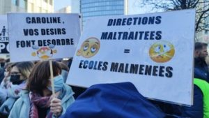 Action de protestation des directeurs des écoles primaires francophones de Bruxelles et de Wallonie, devant les bureaux du ministre Desir, à Bruxelles, le mardi 21 décembre 2021. - BELGA. Action de protestation des directeurs des écoles primaires francophones de Bruxelles et de Wallonie, devant les bureaux du ministre Desir, à Bruxelles, le mardi 21 décembre 2021. - BELGA.