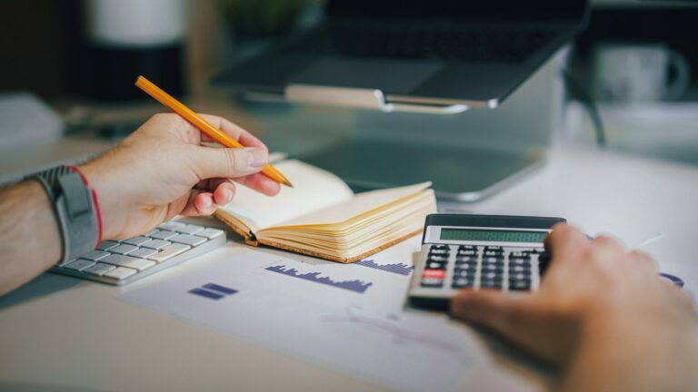 Calculatrice et documents financiers