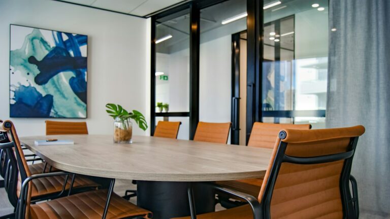 Réunion autour d'une table