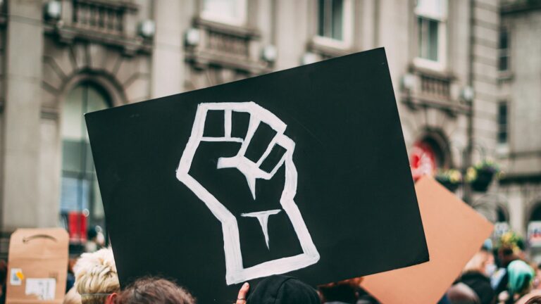 Mobilisation des élèves : que pensent donc les organisations jeunesse des différents partis ? – RTBF Actus