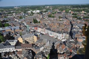 La Grand-Place de Mons vue du Beffroi