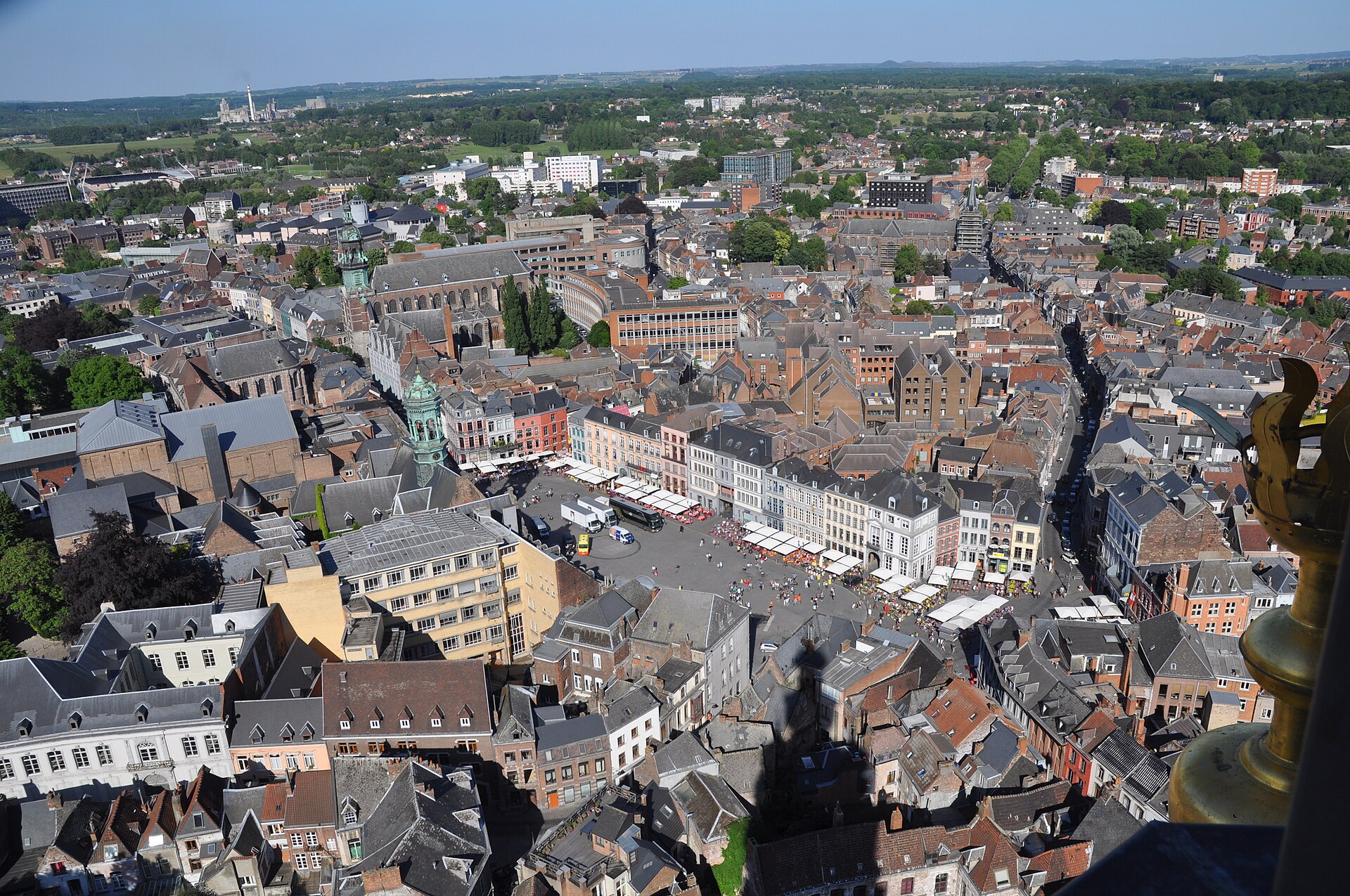 La Grand-Place de Mons vue du Beffroi